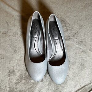 Life Stride Silver Metallic Women's Heels